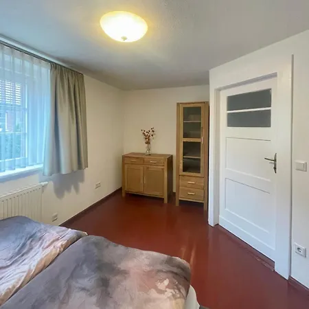 Suedstadt-perle - Haus Mit 3 Zimmern, Kueche Und Garten