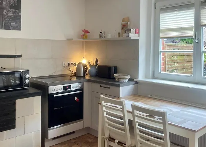 Suedstadt-perle - Haus Mit 3 Zimmern, Kueche Und Garten *