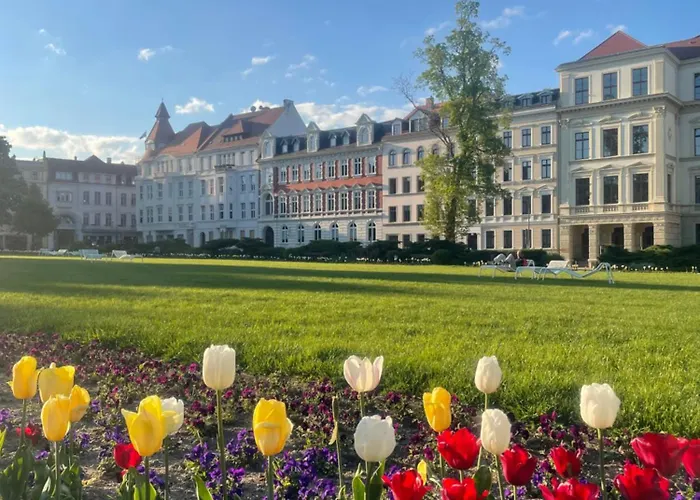 Suedstadt-perle - Haus Mit 3 Zimmern, Kueche Und Garten 아파트 *